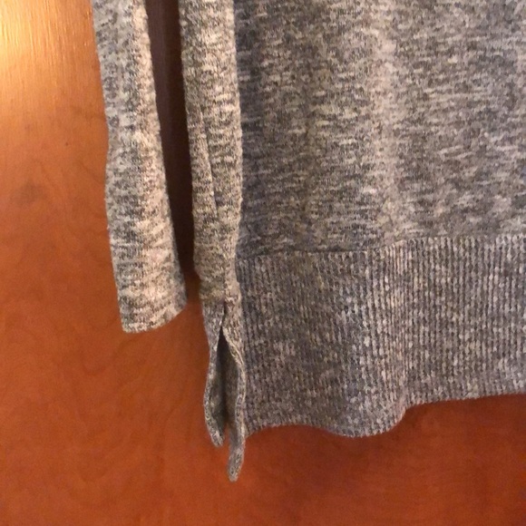 Heather black/gray/white v-neck sweater size small. - Picture 4 of 4